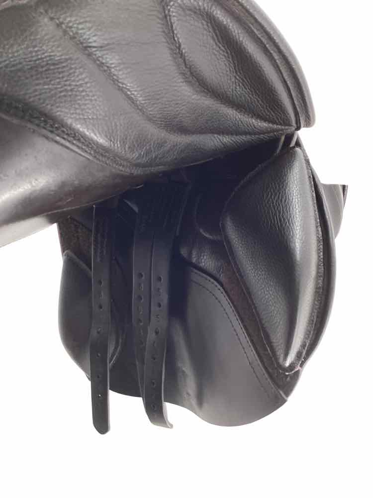 17.5" Kent & Masters used close contact saddle