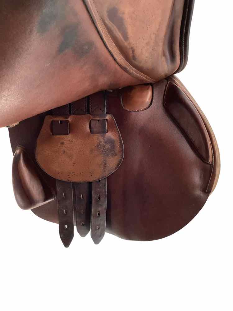 17" Equipe used close contact saddle B