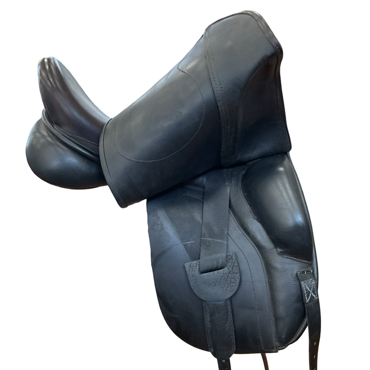 17" Hulsebos Dress Med/Wide Used Dressage Saddle