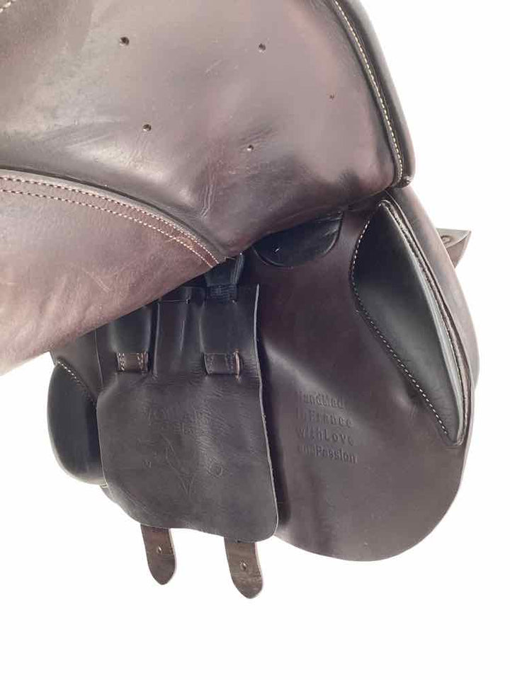 16.5' Voltaire used close contact saddle B