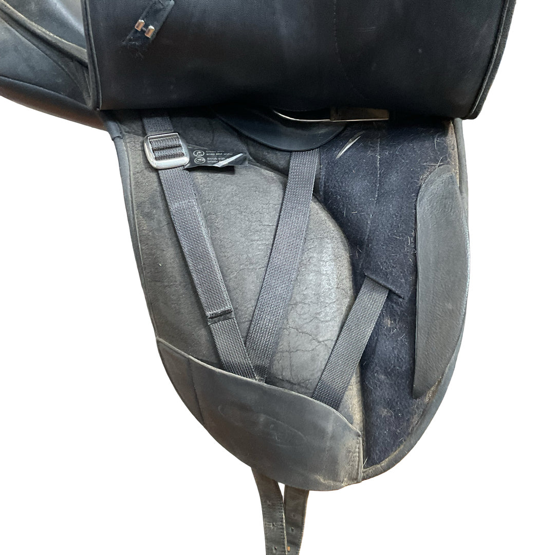 17.5" Wintec Isabell Adjustable Used Dressage Saddle