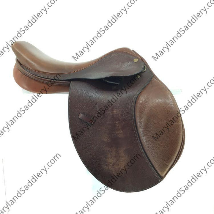 17" Collegiate used close contact saddle B