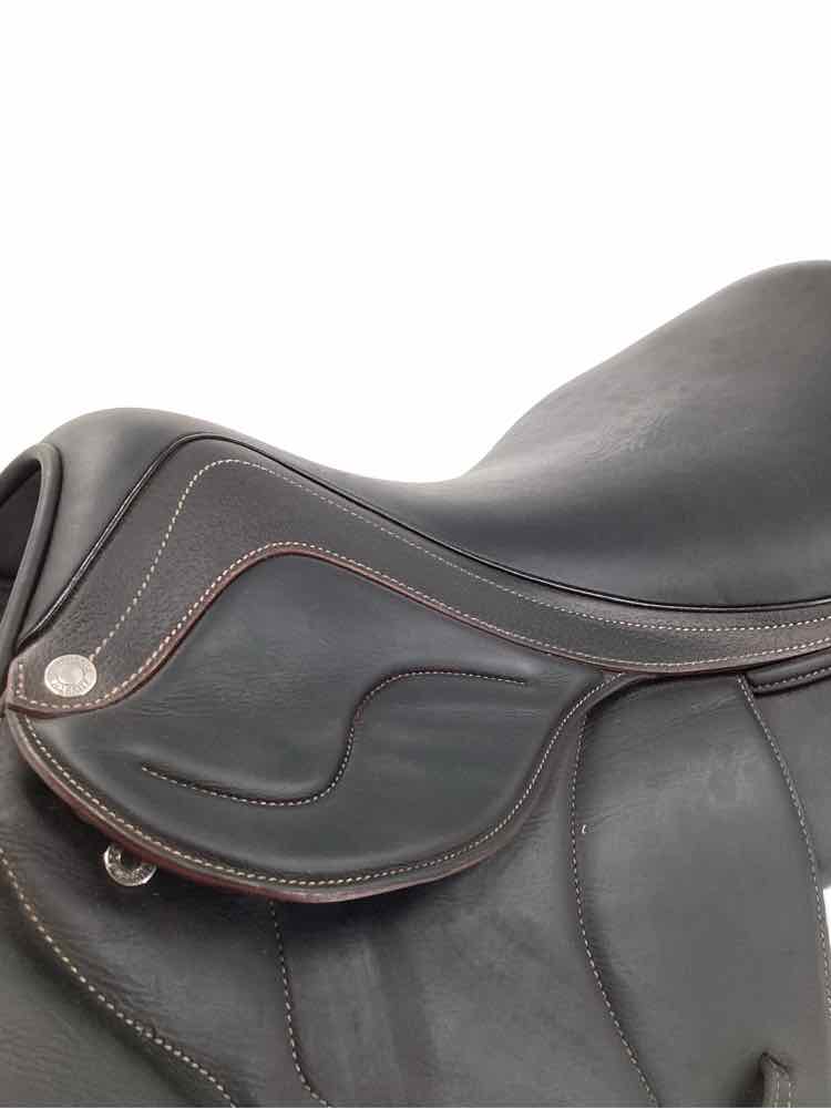 18" Devoucoux Biarritz used close contact saddle