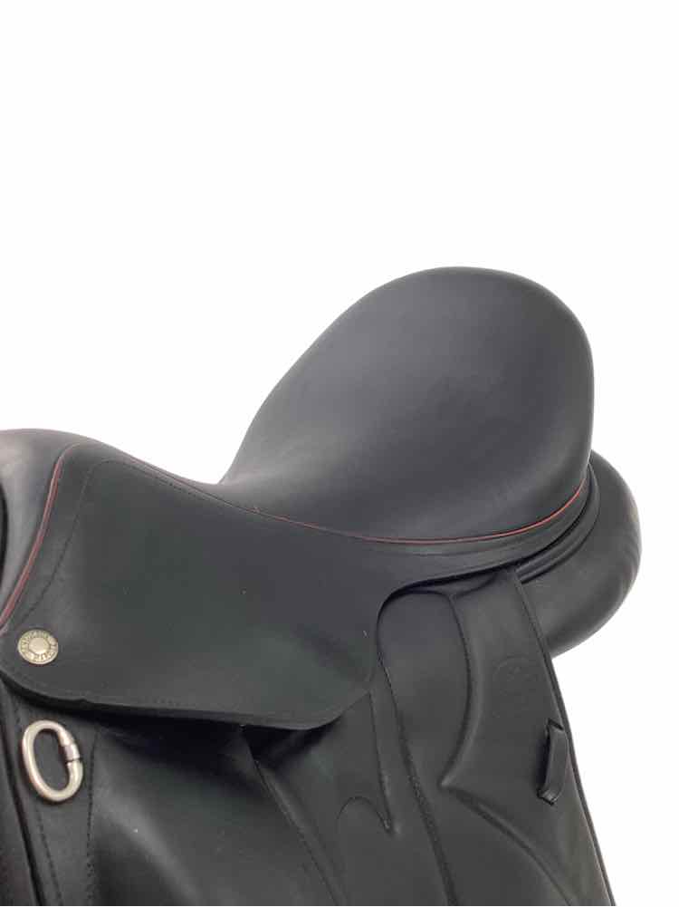 18" Devoucoux Makila S used Mono flap dressage saddle with cover