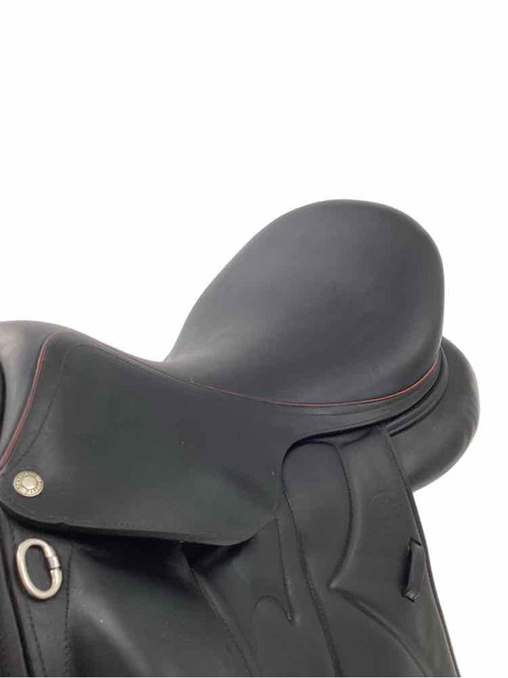 18" Devoucoux Makila S used Mono flap dressage saddle with cover