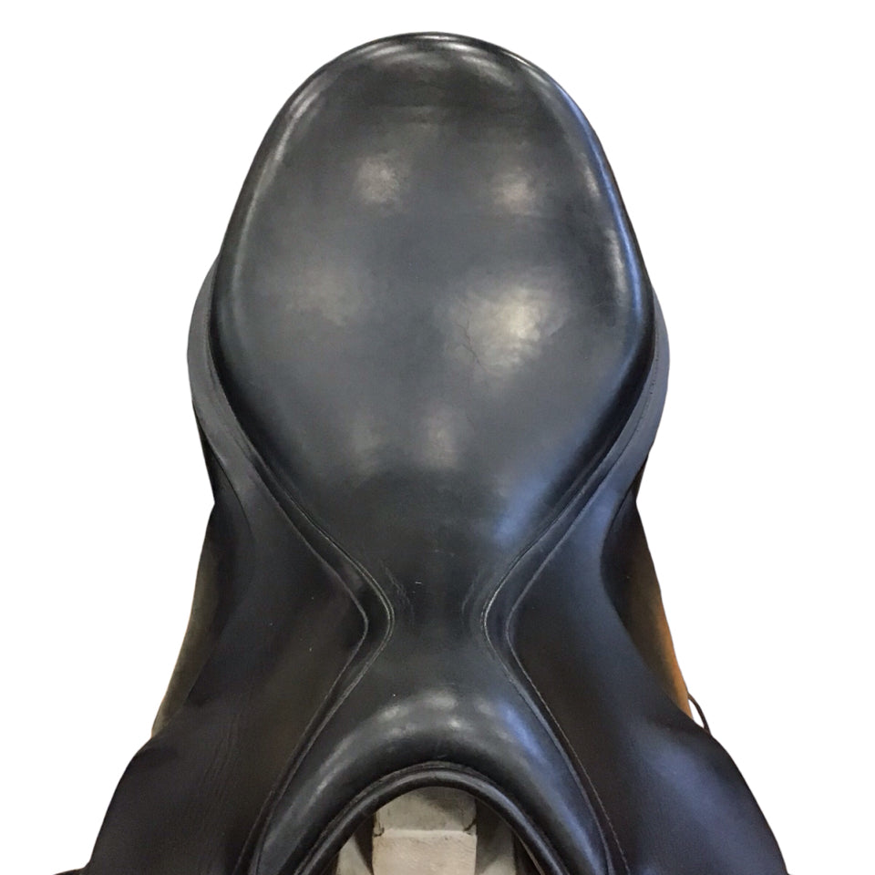 17.5" Amerigo Medium Used Dressage Saddle - H
