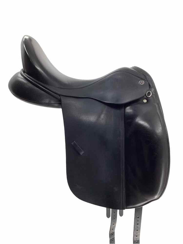 18" Trilogy used dressage saddle