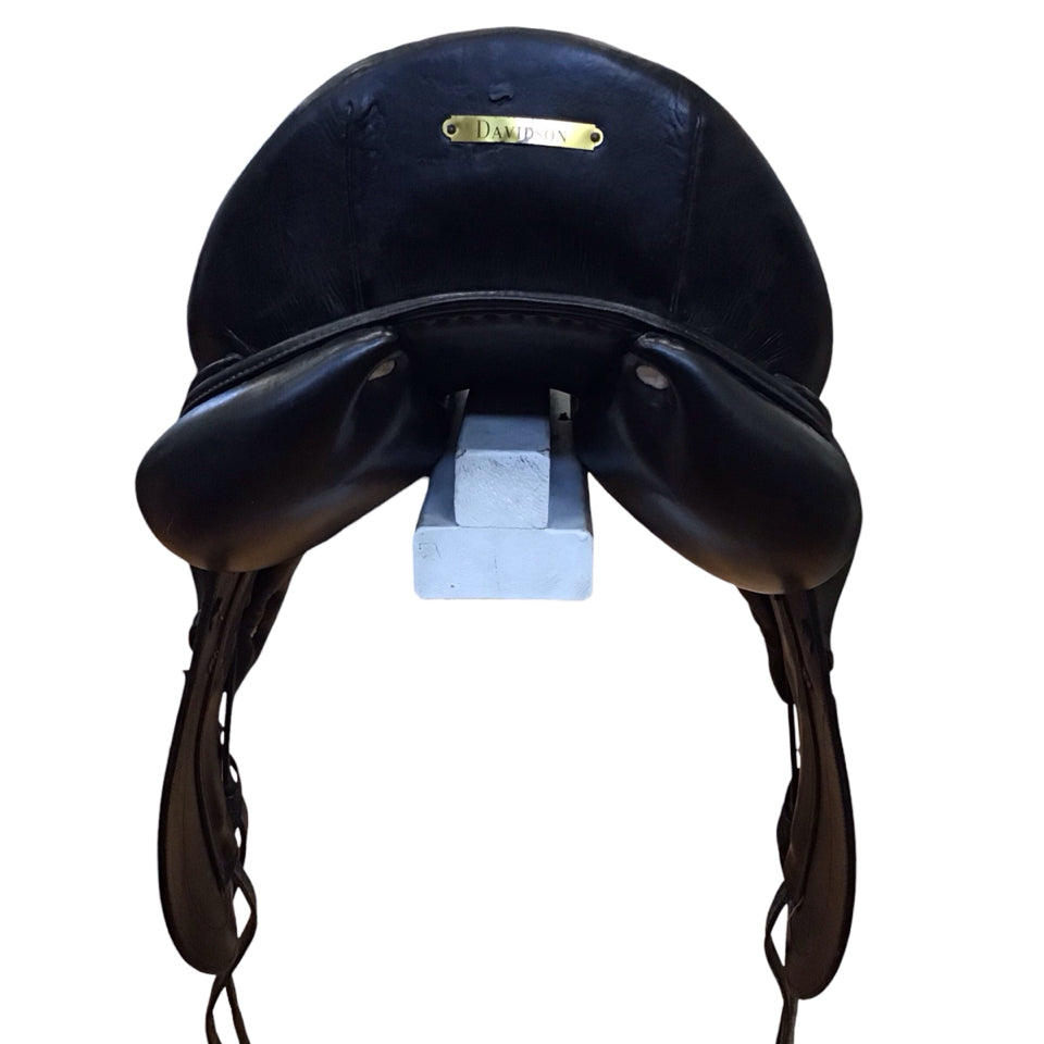 17.5" CWD SE05 Medium Used Dressage Saddle - H