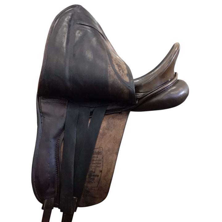 17" Hennig Wide Used Dressage Saddle - H
