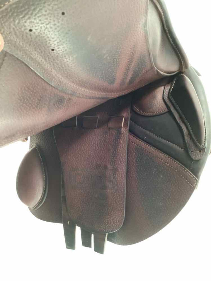 16.5 CWD used close contact saddle