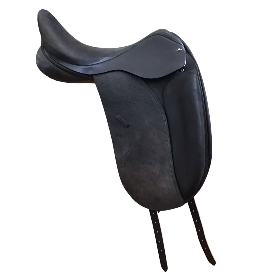 18" Cynron DV-B Medium Like New Dressage Saddle - H