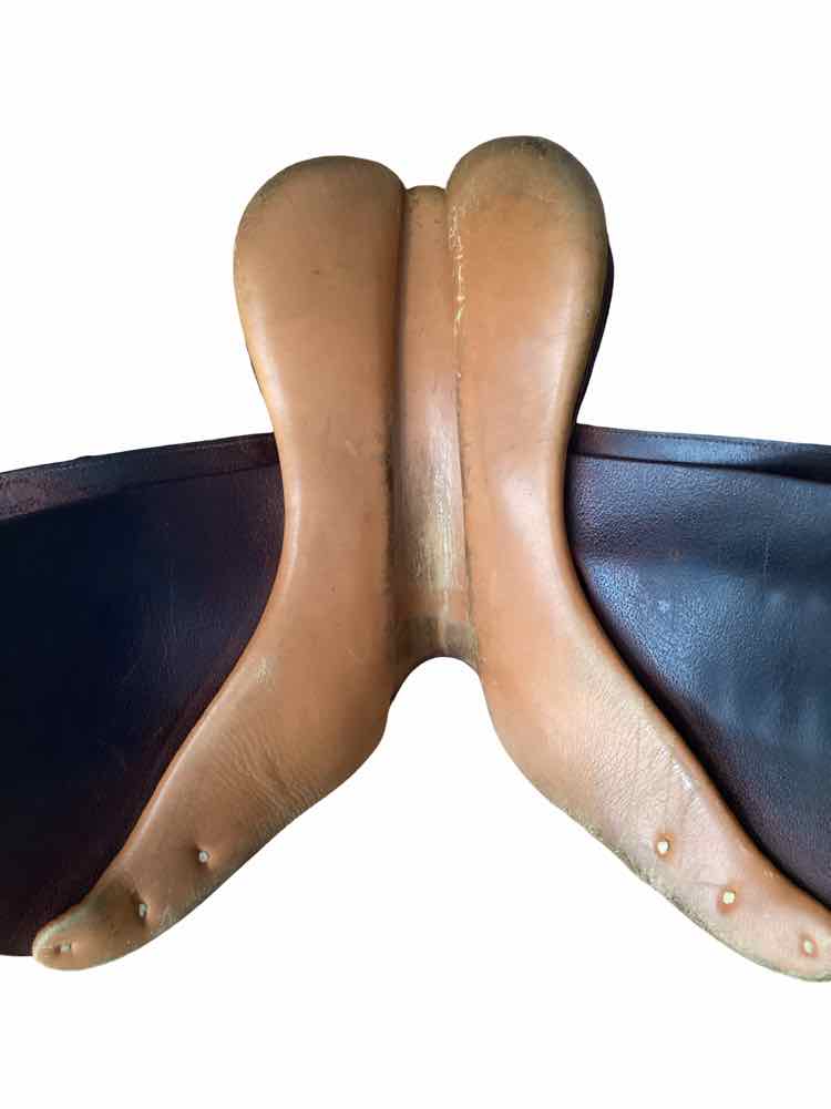 Childrens 15.5" Collegiate used close contact saddle B