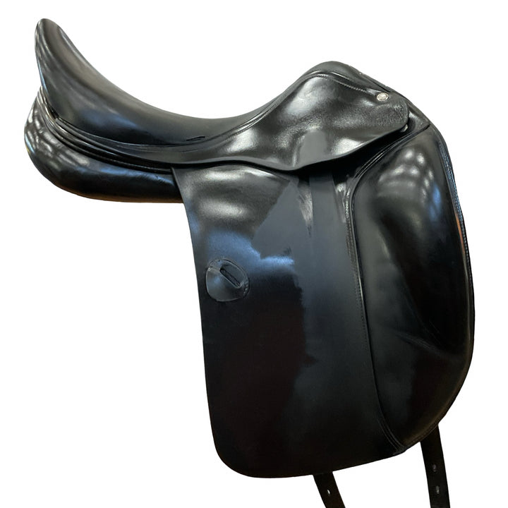 17" Amerigo Vega Wide Used Dressage Saddle