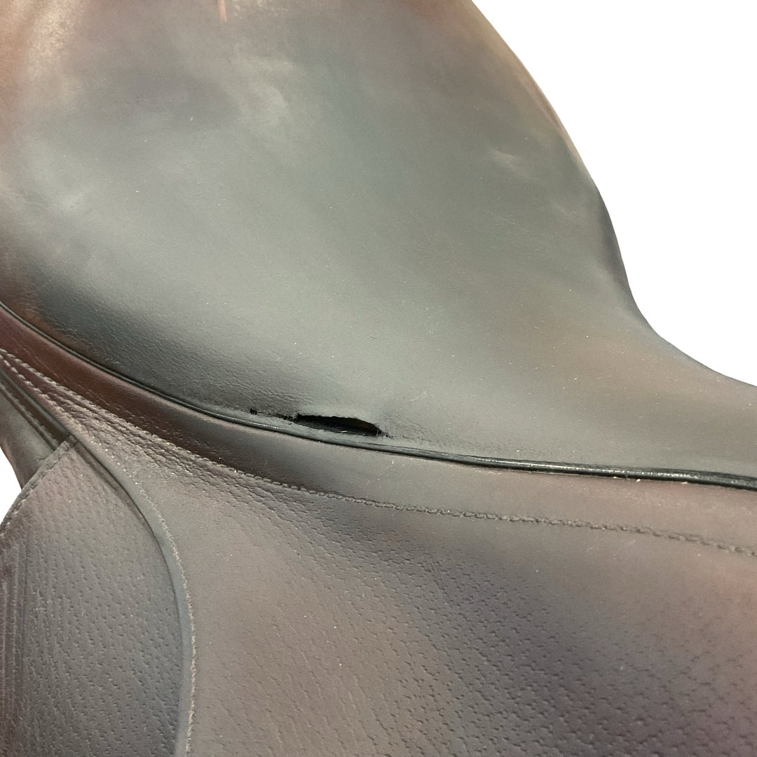 17" Equiline Scott Stewart Wide Used Hunter/Jumper Saddle