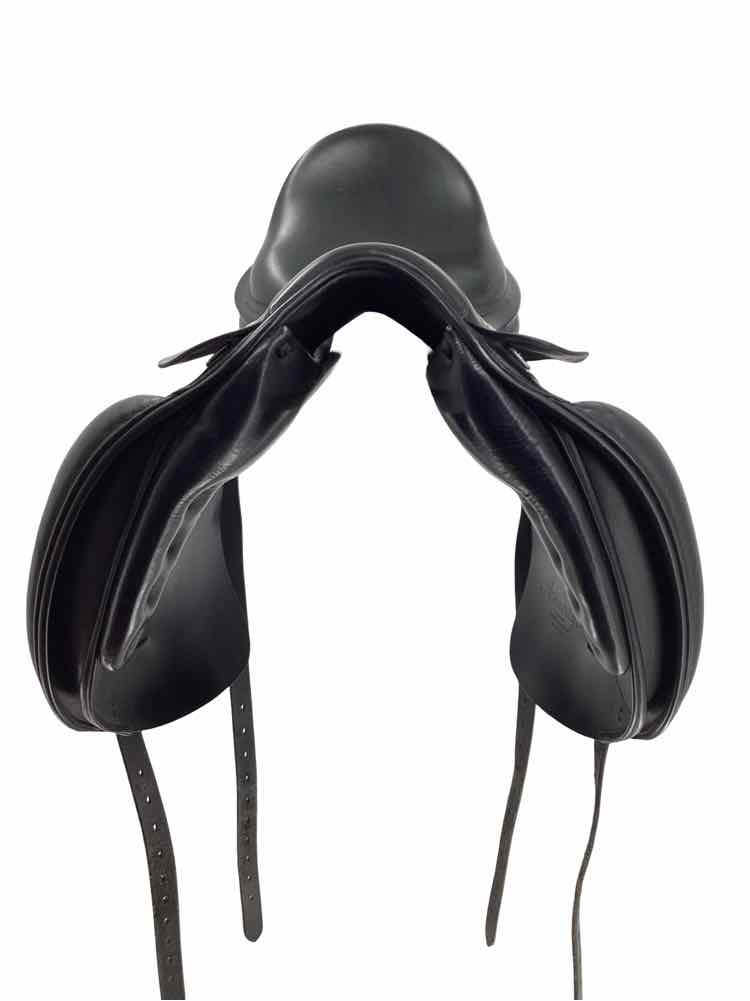 18" Amerigo used dressage saddle B
