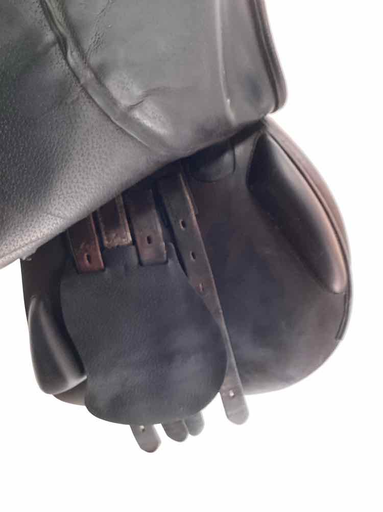 17.5" Amerigo used close contact saddle
