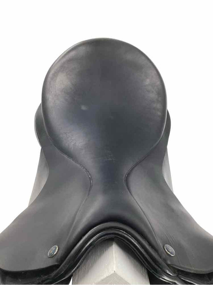 18" Hulsebos used dressage saddle
