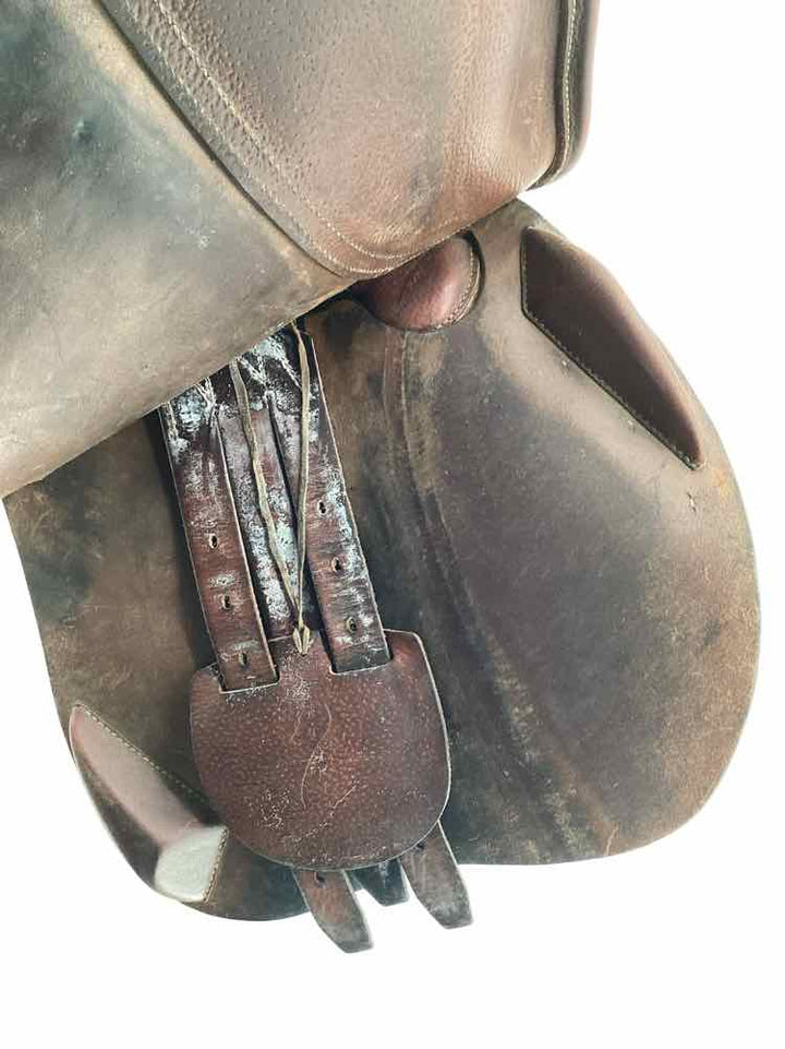 17" Antares used close contact saddle