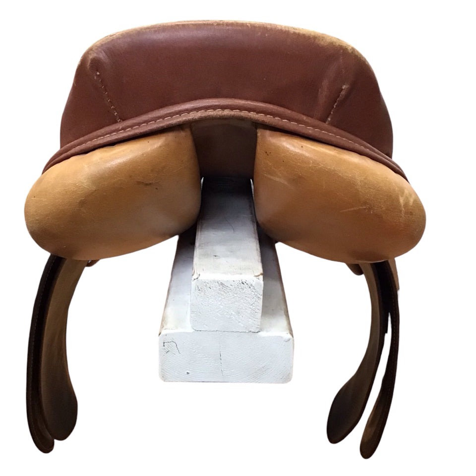 17" HDR Advantage Med/Narrow Used Hunter/Jumper Saddle - H