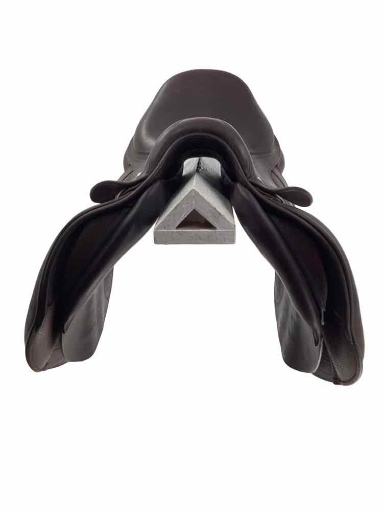 16.5 CWD used close contact saddle