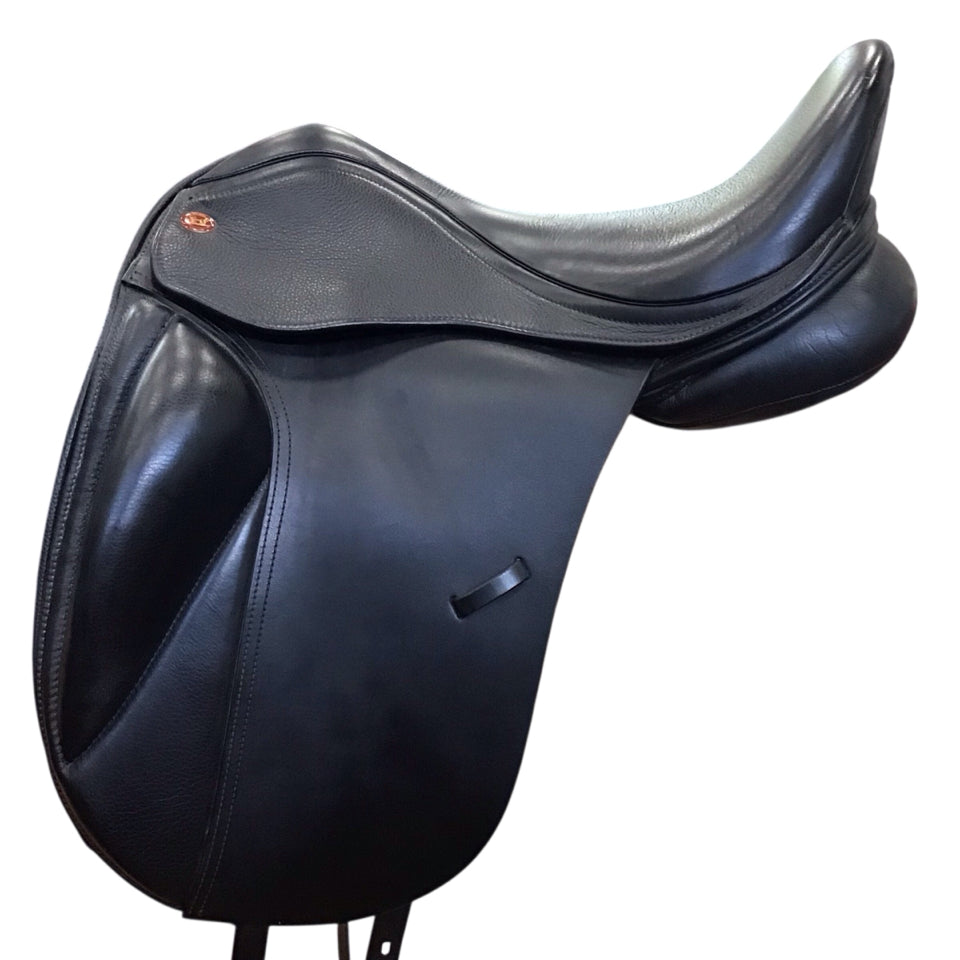 17" Kent & Masters HDS Adjustable Used Dressage Saddle - H