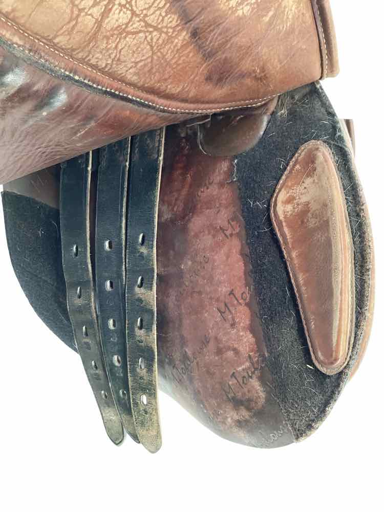 16.5" M Toulouse Annice used close contact saddle