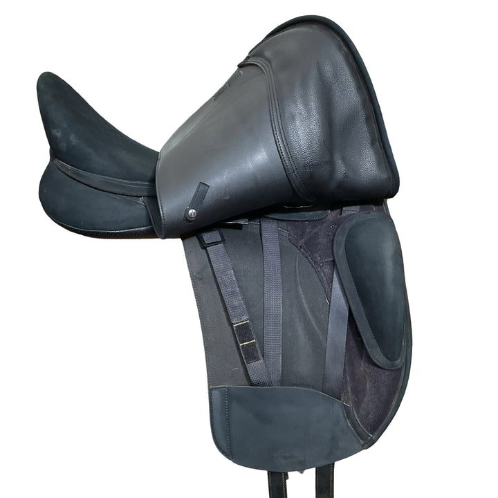 18" Wintec Isabell Icon Adjustable Used Dressage Saddle
