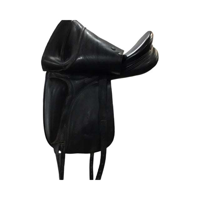 18" Prestige 2000 Medium Tree Used Dressage Saddle - C