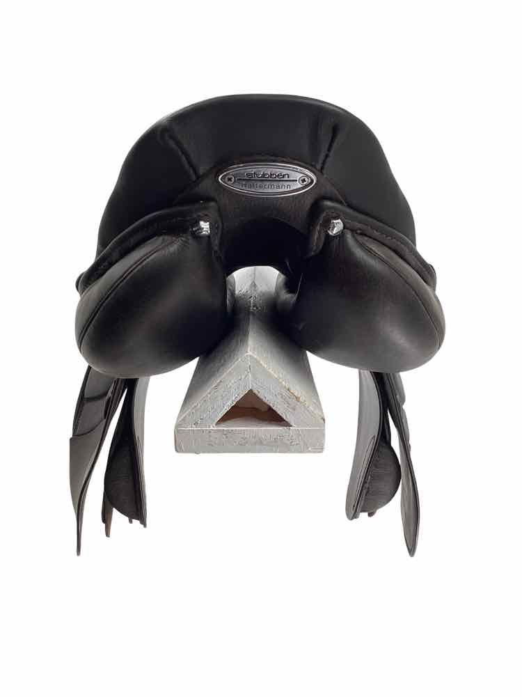 18" Stubben Portos used close contact saddle