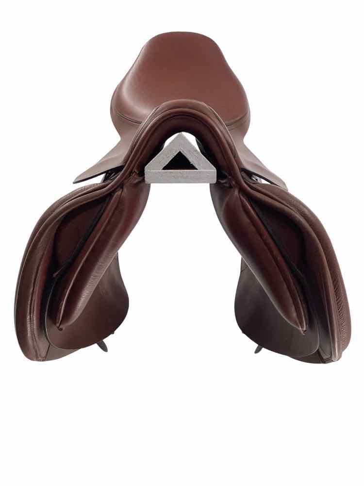 17.5" Custom Saddlery Icon Aviator used close contact saddle