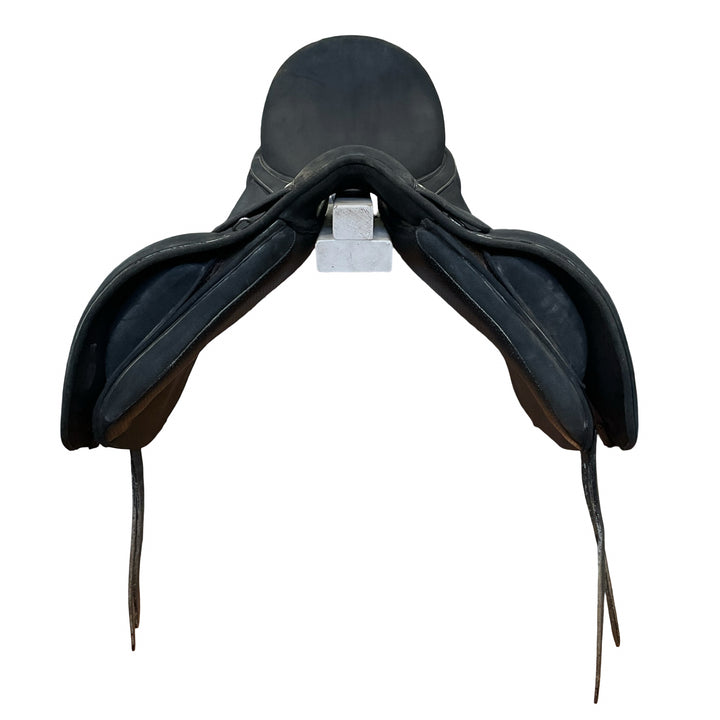 18" Wintec Isabell Adjustable Used Dressage Saddle