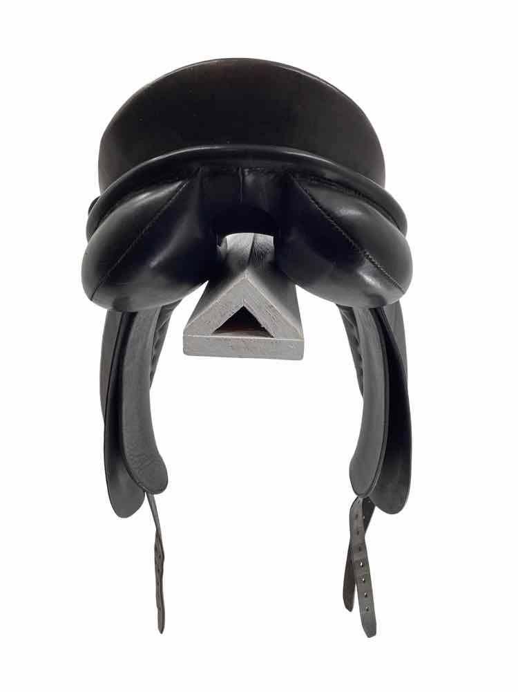 17.5" Karl Niedersuss used dressage saddle