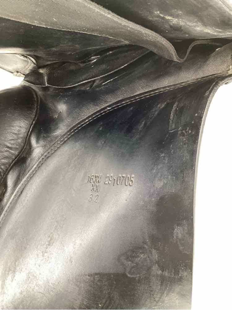 16" Prestige used dressage saddle B