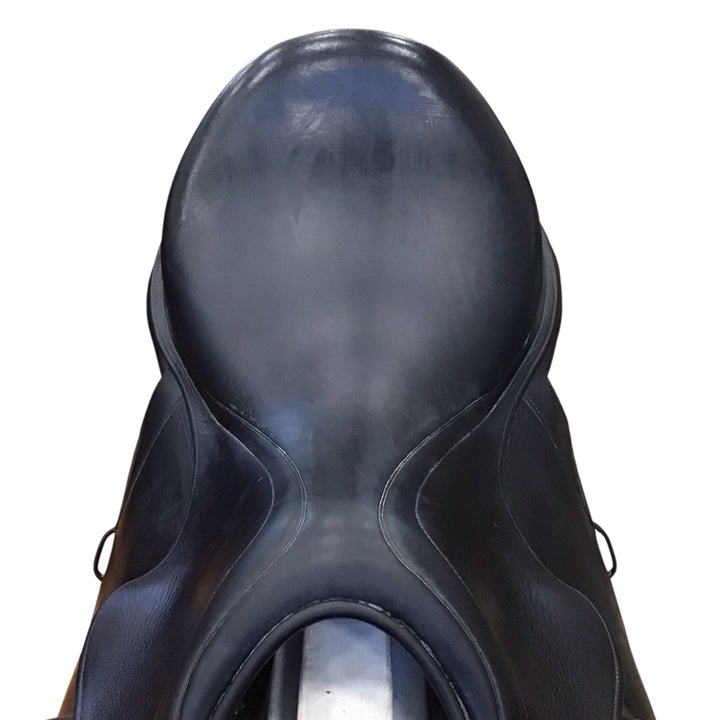 18" CWD SE05 Medium Used Dressage Saddle - H
