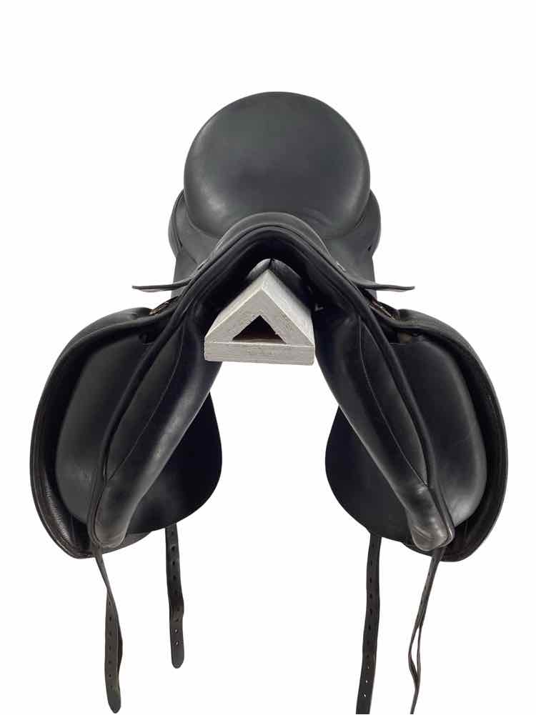 17.5" Hulsebos used dressage saddle B