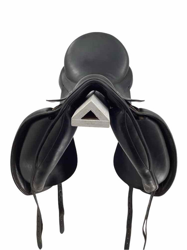 17.5" Hulsebos used dressage saddle B