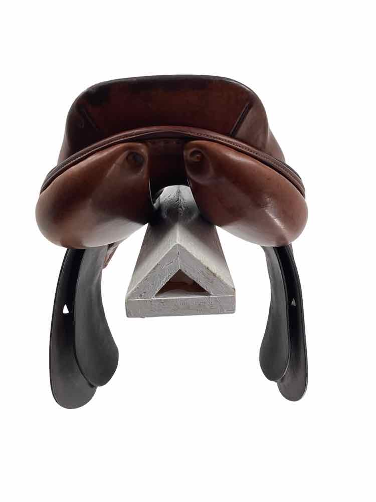 17" PJ Delgrange used close contact saddle