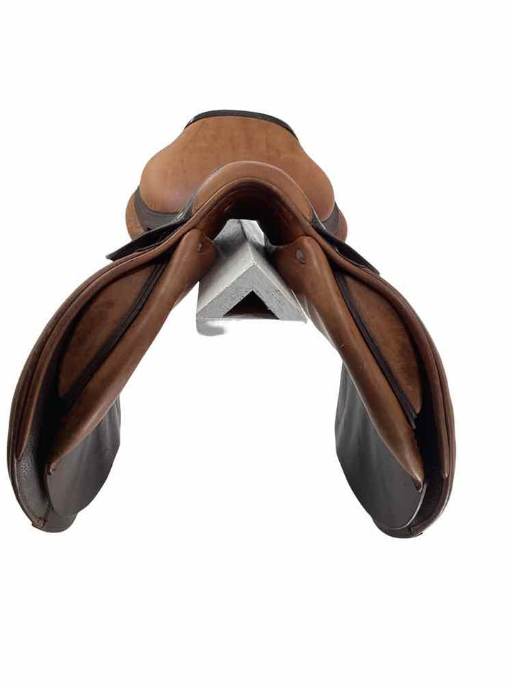 17" CWD 2G used close contact saddle