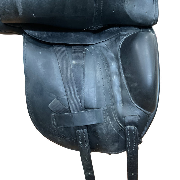 17.5" Albion Platinum Genesis Adjustable Used Dressage Saddle