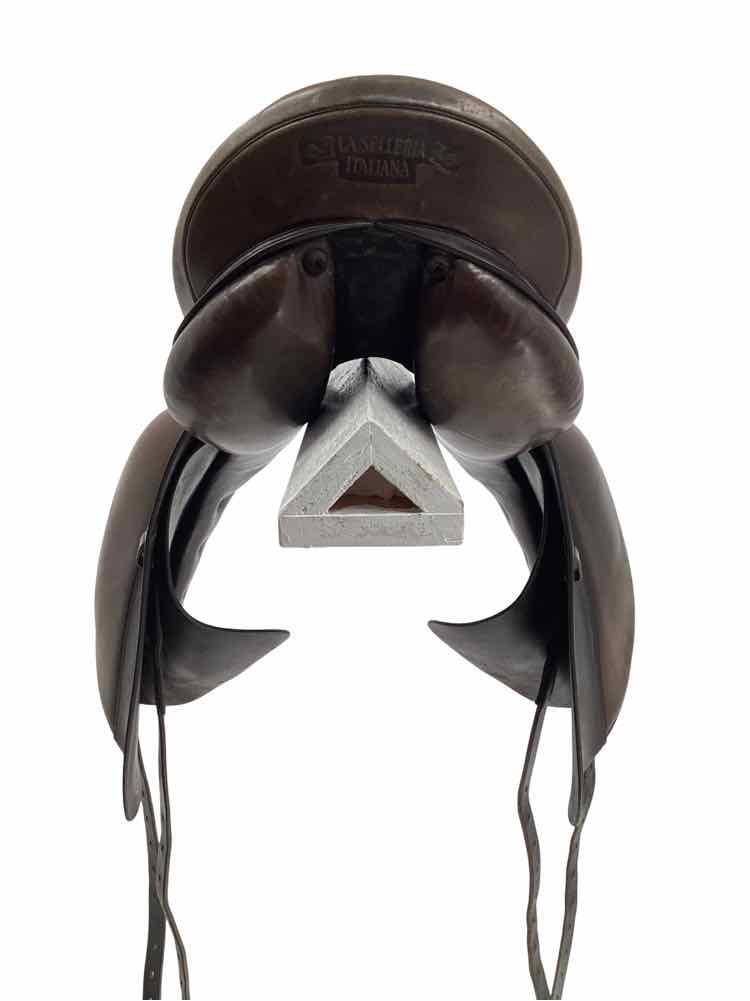 18" Prestige used dressage saddle