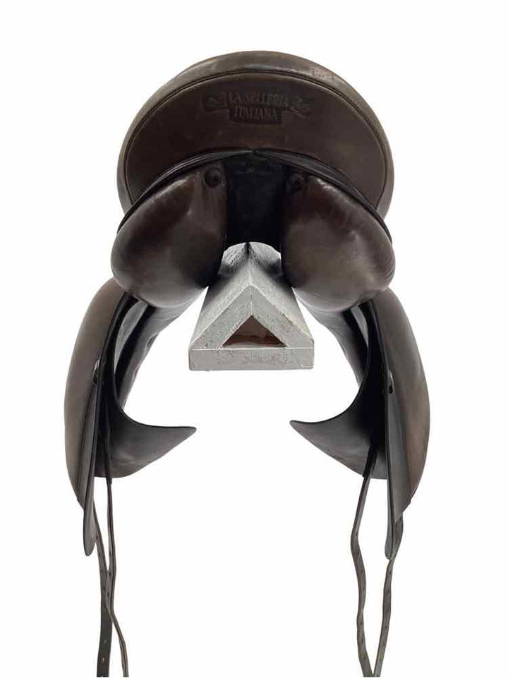 18" Prestige used dressage saddle