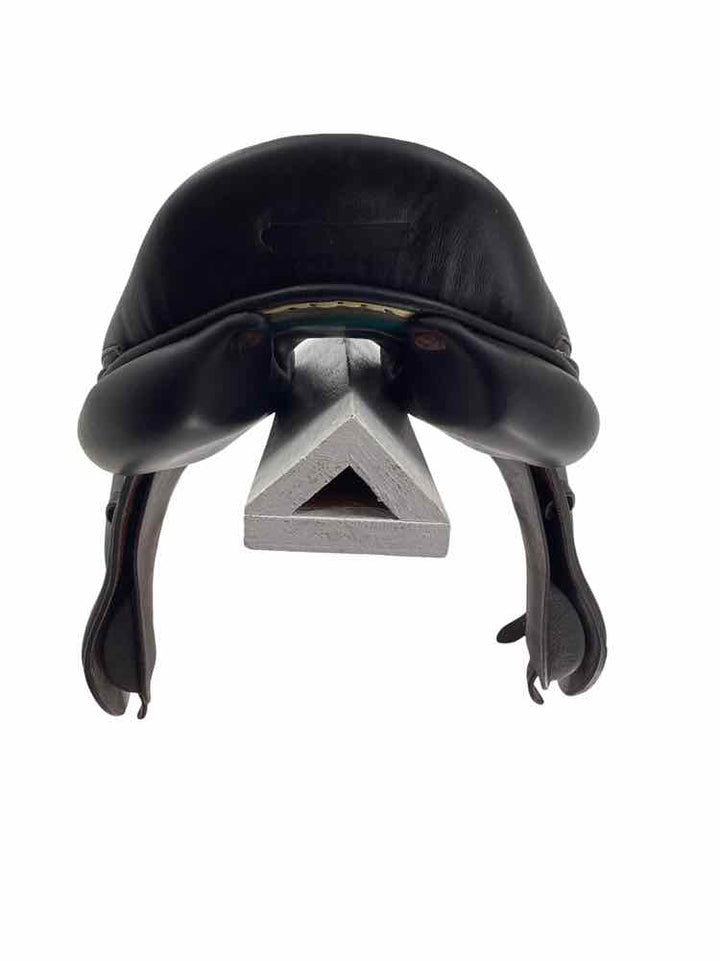 BUTLER VOLTAIRE USED HUNTER/JUMPER SADDLES