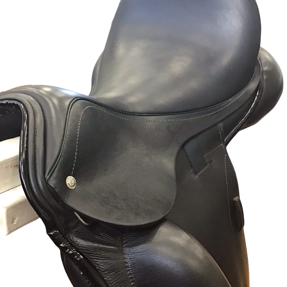 18" Custom Saddlery Everest Wide Used Dressage Saddle - H