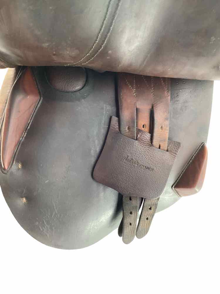 16.5" Antares used close contact jumping saddle B