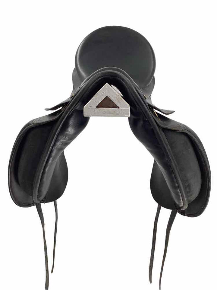 18" Fryso legacy used dressage saddle B