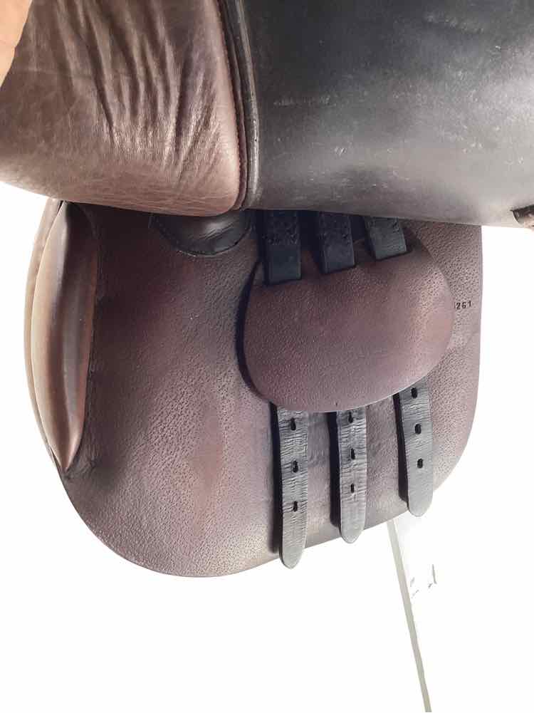 18" Beval used close contact saddle