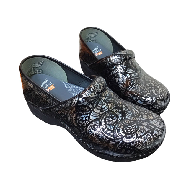 DANSKO 41/10-10.5 Fossilized Black XP 2.0 Clogs B