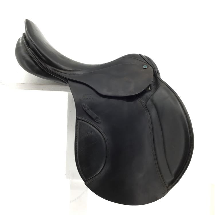 17" Stubben used close contact saddle B