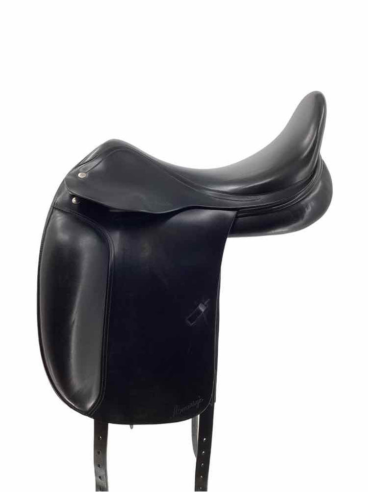 18" Amerigo used dressage saddle B