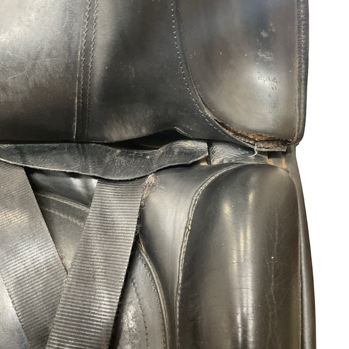 18" Custom Saddlery Steffen's Advantage Medium Used Dressage Saddle